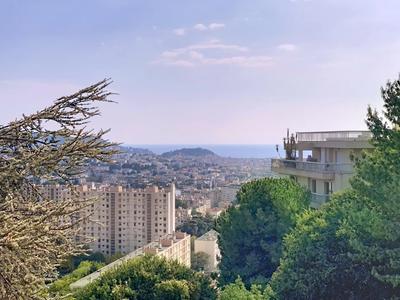 Appartement - 85 m² - 3 pièces