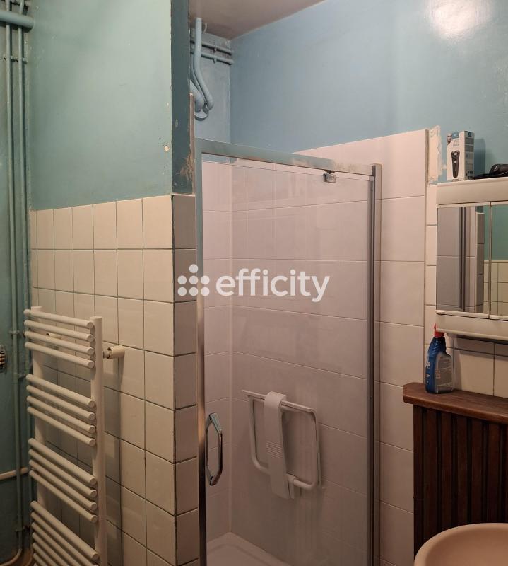 Maison - 215 m² - 9 pièces