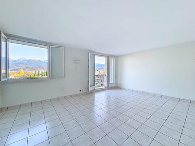 Appartement - 70 m² - 4 pièces