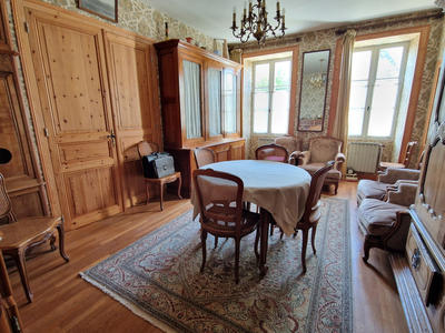 Maison - 166 m² - 7 pièces