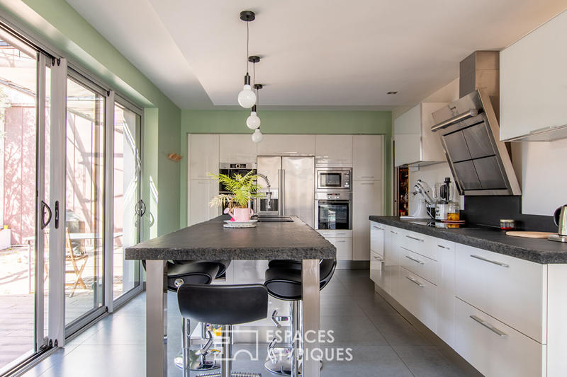 Maison - 220 m² - 7 pièces