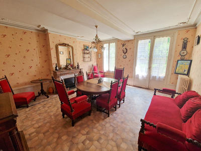 Maison - 208 m² - 8 pièces