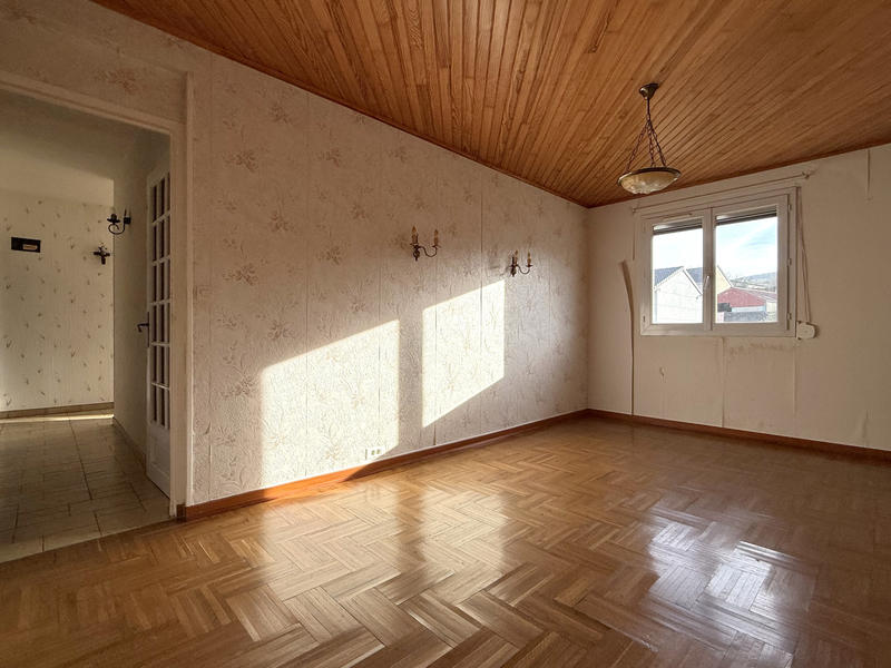 Maison - 93 m² - 5 pièces