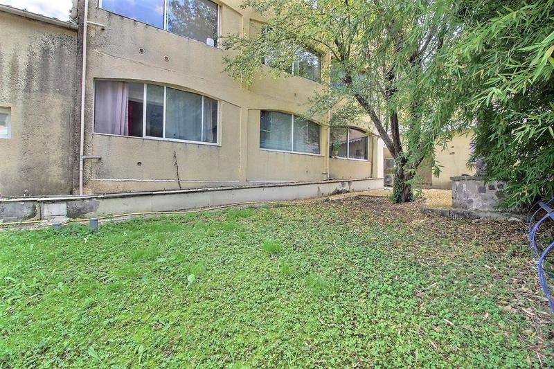 Immeuble - 906 m² - 40 pièces