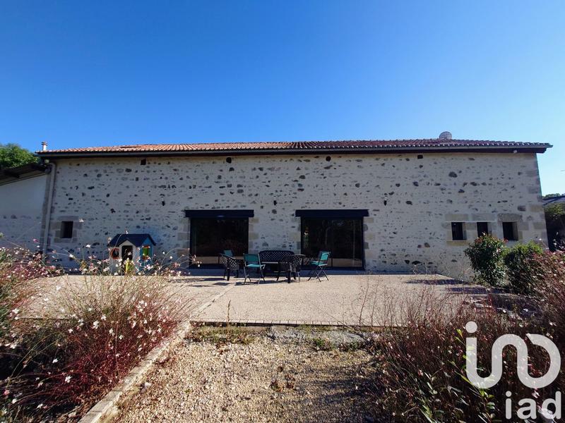 Maison - 275 m² - 6 pièces