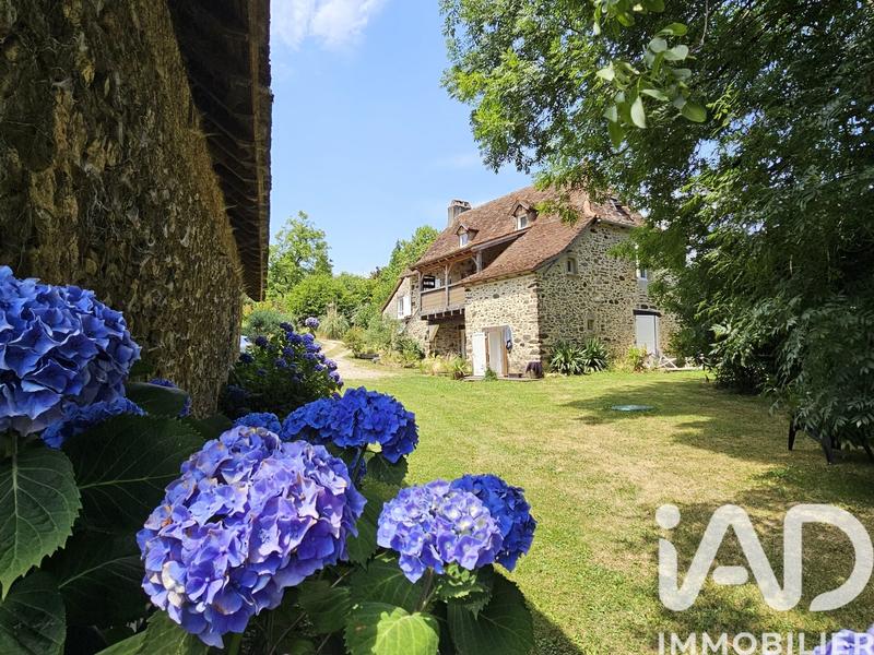 Maison - 140 m² - 6 pièces