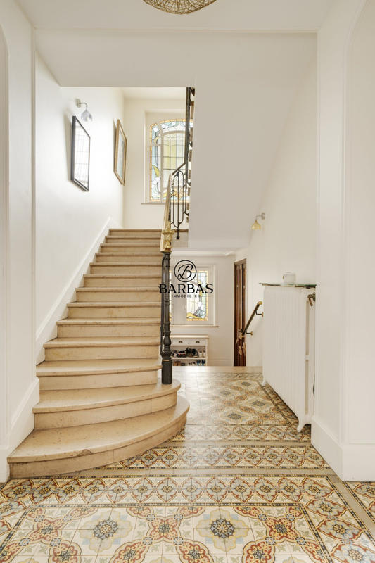 Bureau - 577 m² - 11 pièces