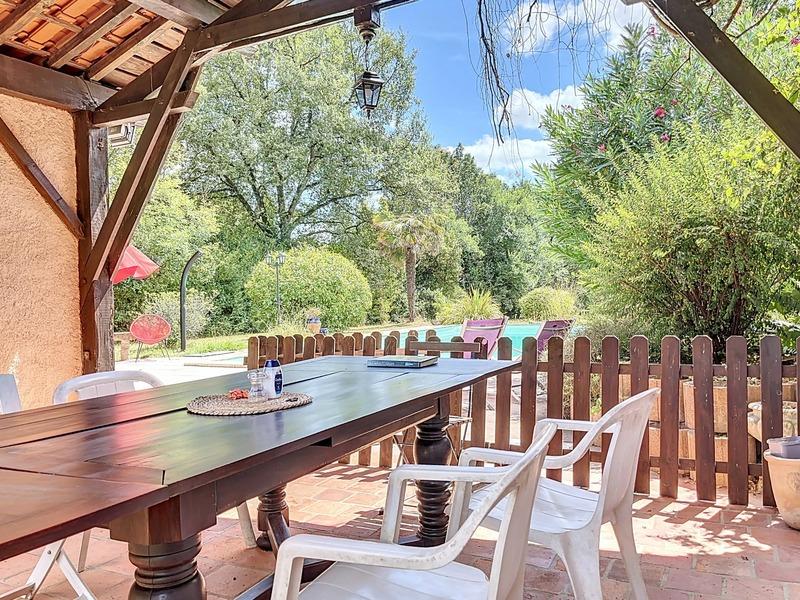 Maison - 267 m² - 8 pièces