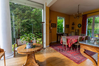 Maison - 300 m² - 12 pièces