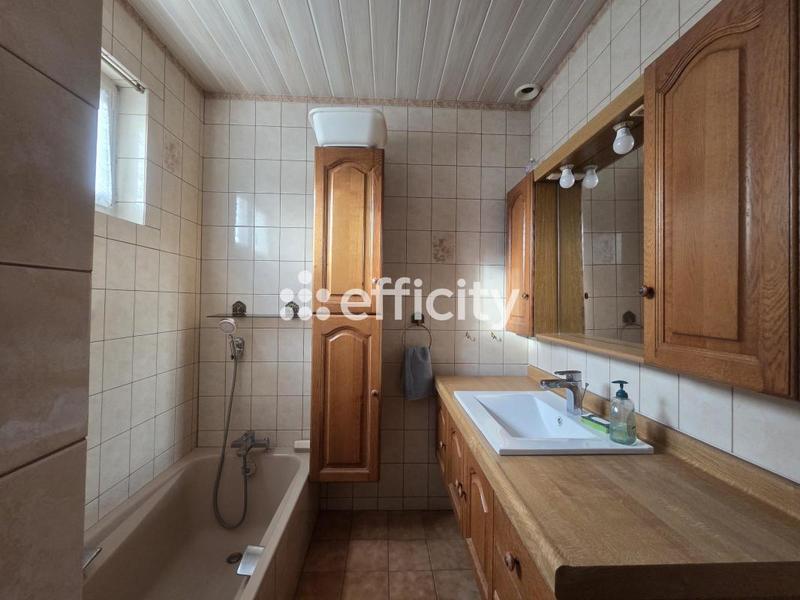 Maison - 180 m² - 7 pièces