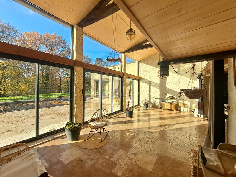 Maison - 429 m² - 11 pièces