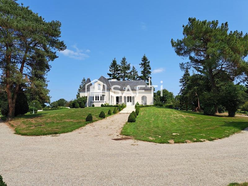 Propriété - 250 m² - 8 pièces