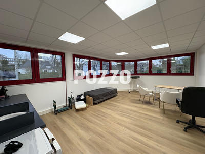 Bureau - 112 m² - 6 pièces