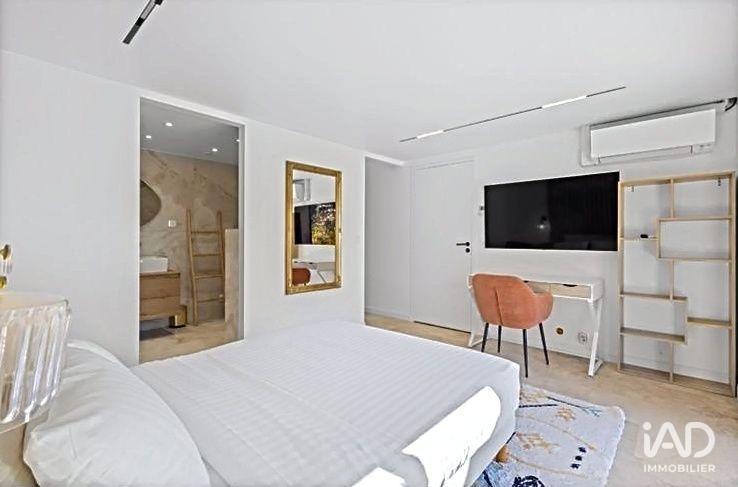 Maison - 222 m² - 5 pièces