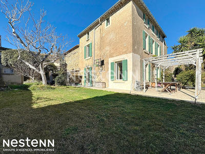 Maison - 242 m² - 8 pièces