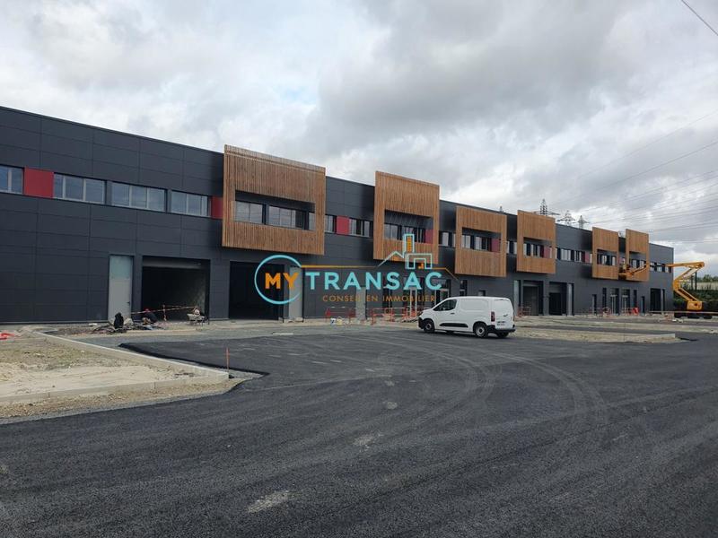 Local d'activité / Entrepôt - 1 066 m²