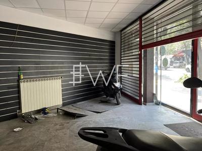 Local d'activité / Entrepôt - 67 m² - 3 pièces