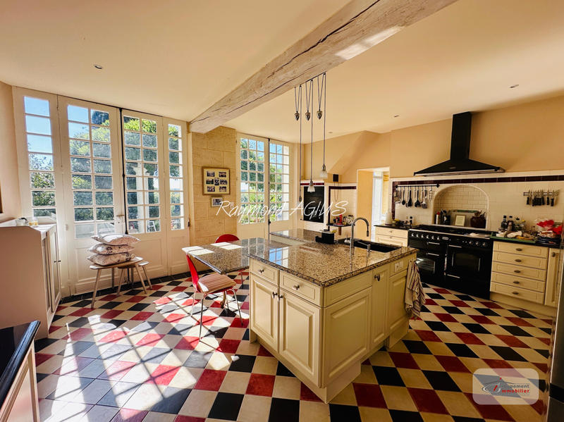 Maison de village - 276 m² - 11 pièces