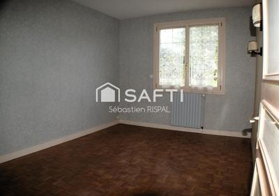 Maison - 214 m² - 7 pièces