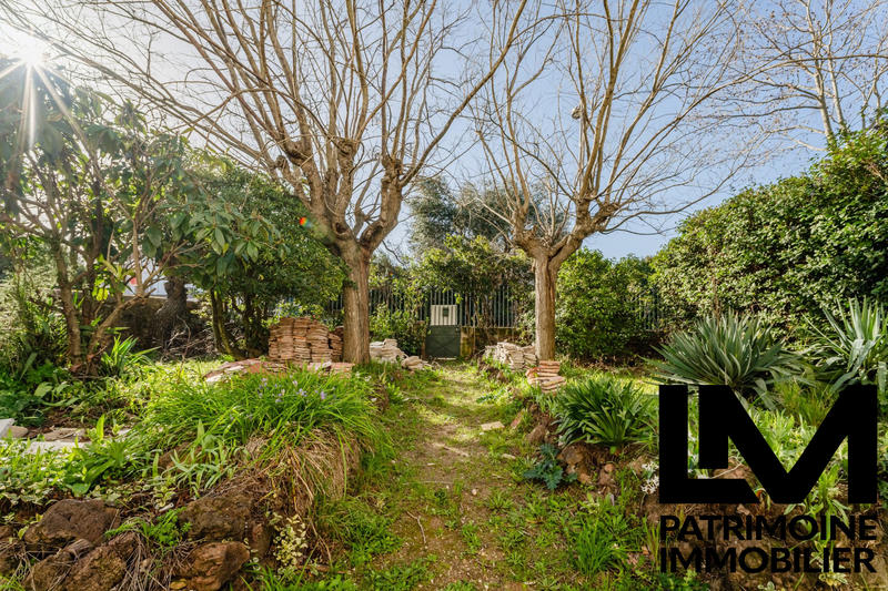 Maison - 325 m² - 6 pièces