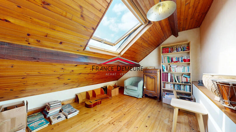 Maison - 178 m² - 8 pièces