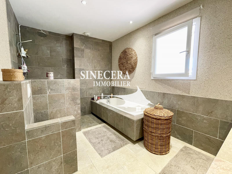 Villa - 193 m² - 6 pièces