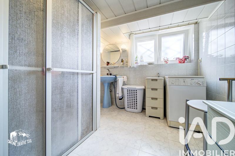 Maison - 242 m² - 8 pièces