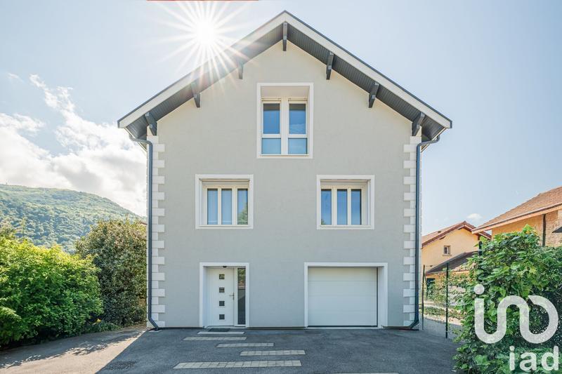 Maison - 169 m² - 10 pièces