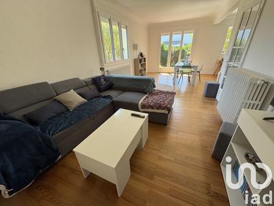 Maison - 104 m² - 4 pièces