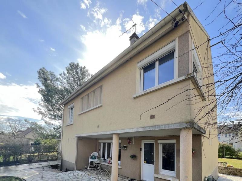 Maison - 140 m² - 8 pièces