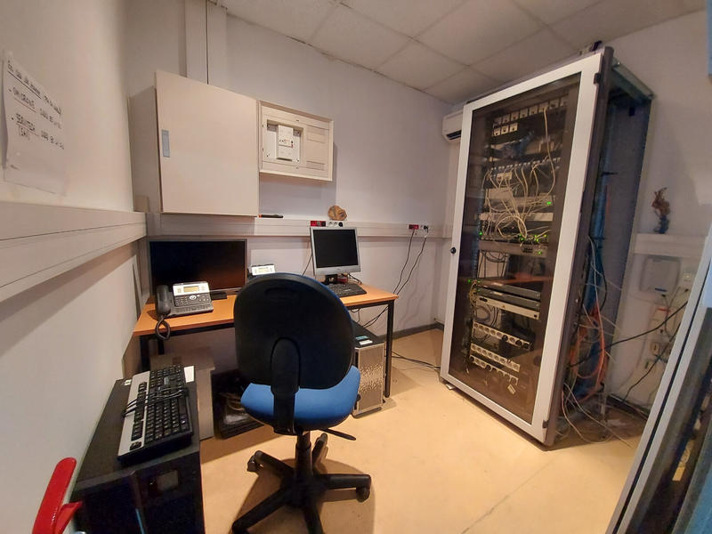 Local commercial - 150 m² - 4 pièces