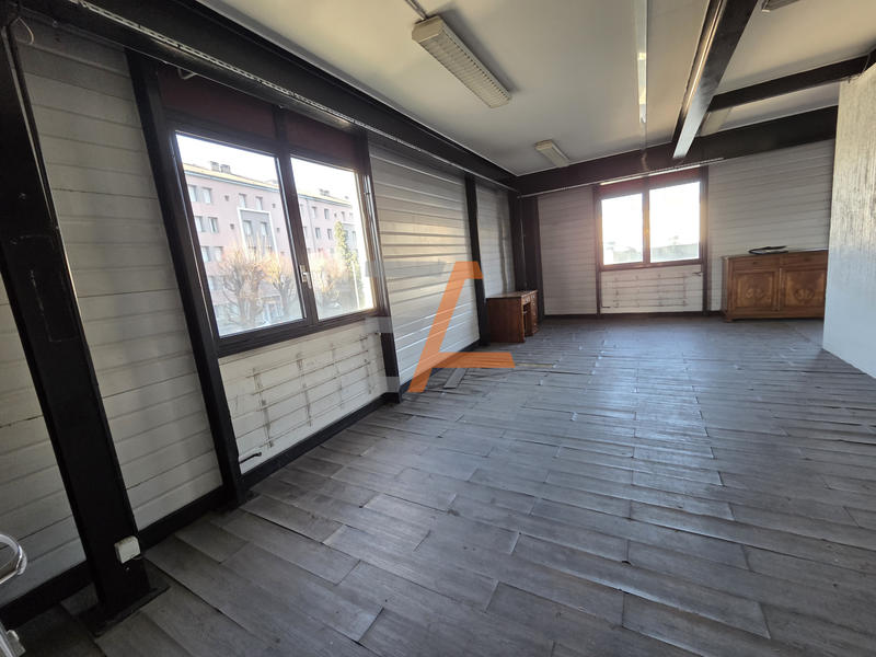Local commercial - 469 m²