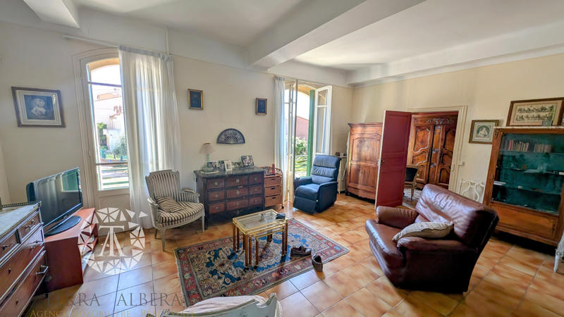 Villa - 310 m² - 14 pièces