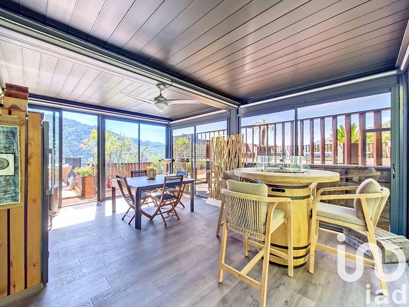 Maison - 183 m² - 7 pièces