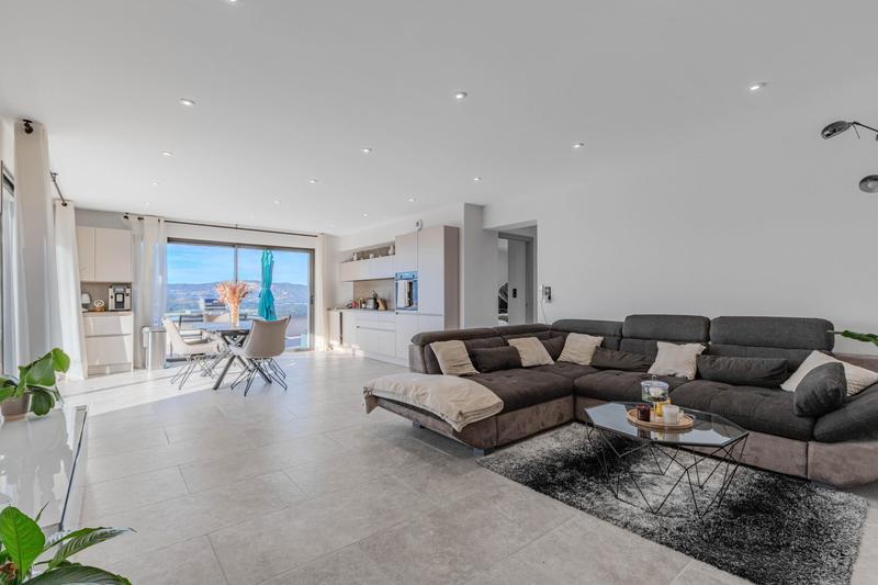 Appartement - 102 m² - 3 pièces