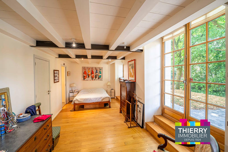 Appartement - 198 m² - 7 pièces