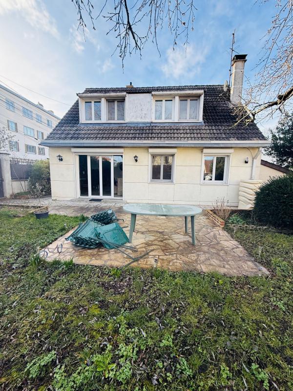 Maison - 120 m² - 5 pièces