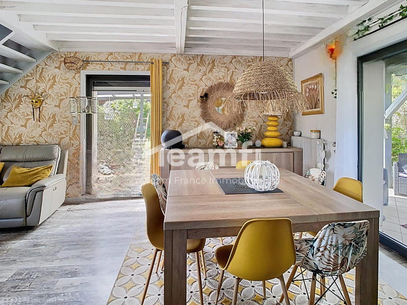 Maison - 121 m² - 6 pièces