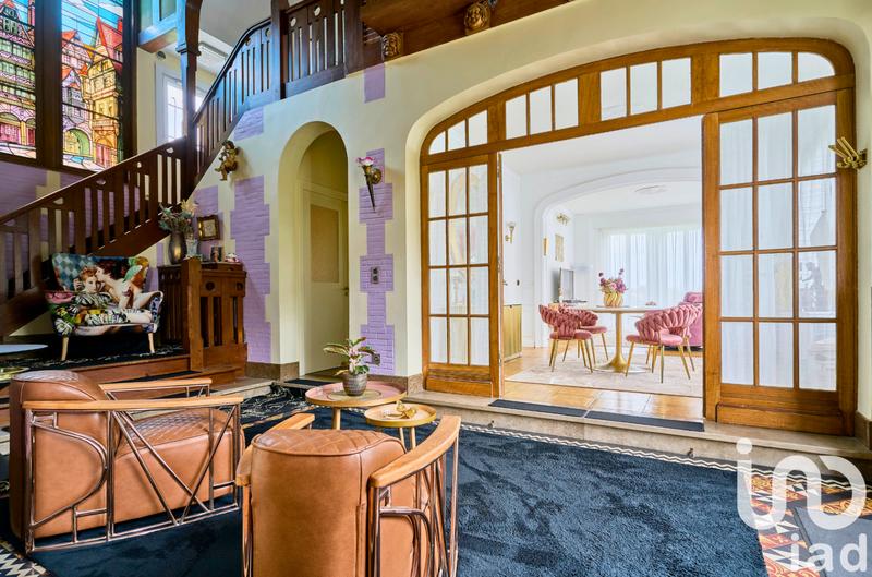 Maison - 270 m² - 11 pièces