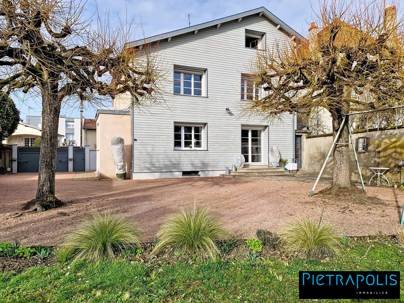 Maison - 178 m² - 6 pièces