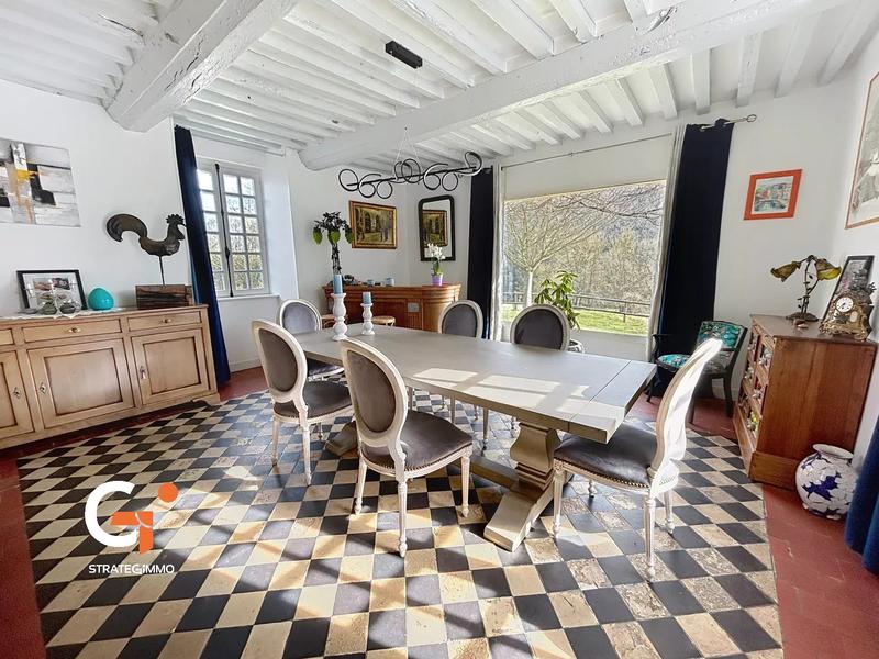 Maison - 189 m² - 7 pièces