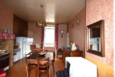 Maison - 240 m² - 10 pièces