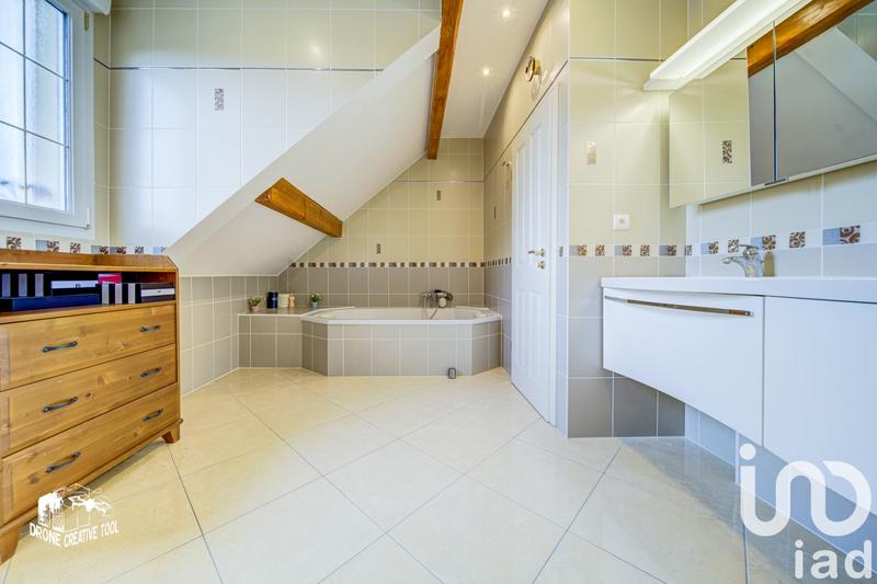 Maison - 191 m² - 7 pièces