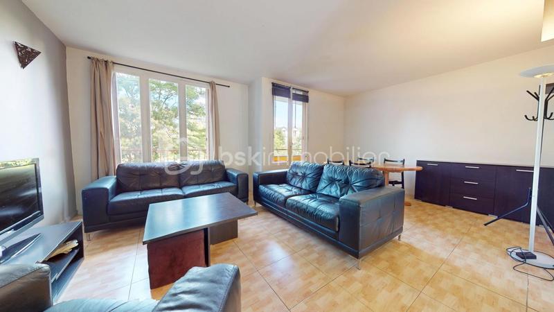 Appartement - 81 m² - 5 pièces