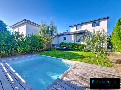 Maison - 140 m² - 5 pièces