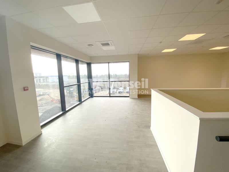Entrepôt - 3 031 m²