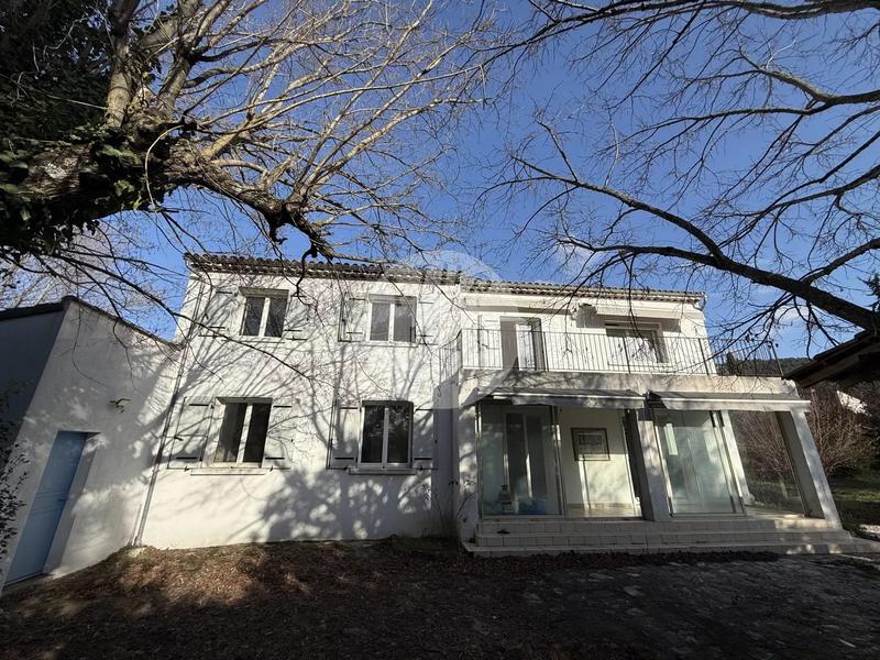 Maison - 197 m² - 7 pièces