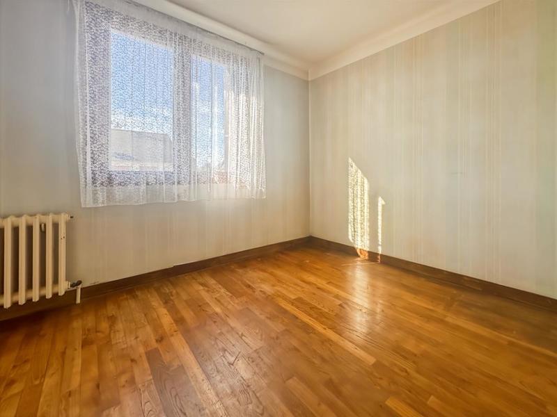 Maison - 99 m² - 5 pièces