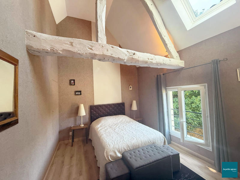 Maison - 184 m² - 8 pièces