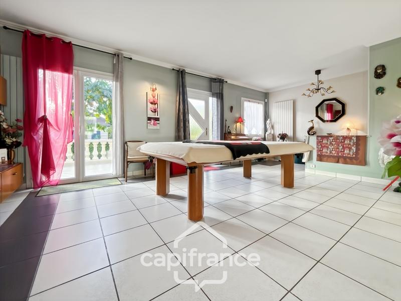 Maison - 215 m² - 7 pièces